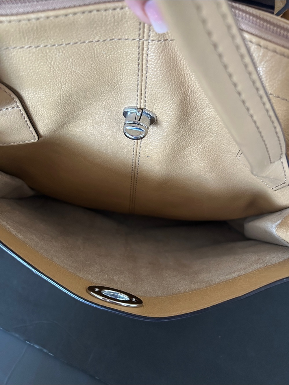 Banana Republic Beige Leather Tote with Turn-Lock Pocket - Picture 11 of 16